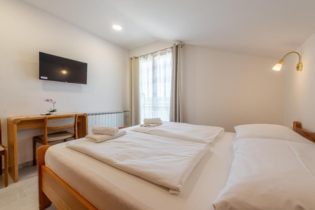 Bed & Breakfast Maki Biograd Na Moru Exterior foto