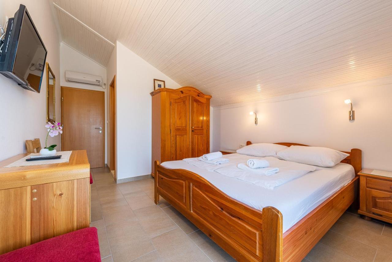 Bed & Breakfast Maki Biograd Na Moru Exterior foto