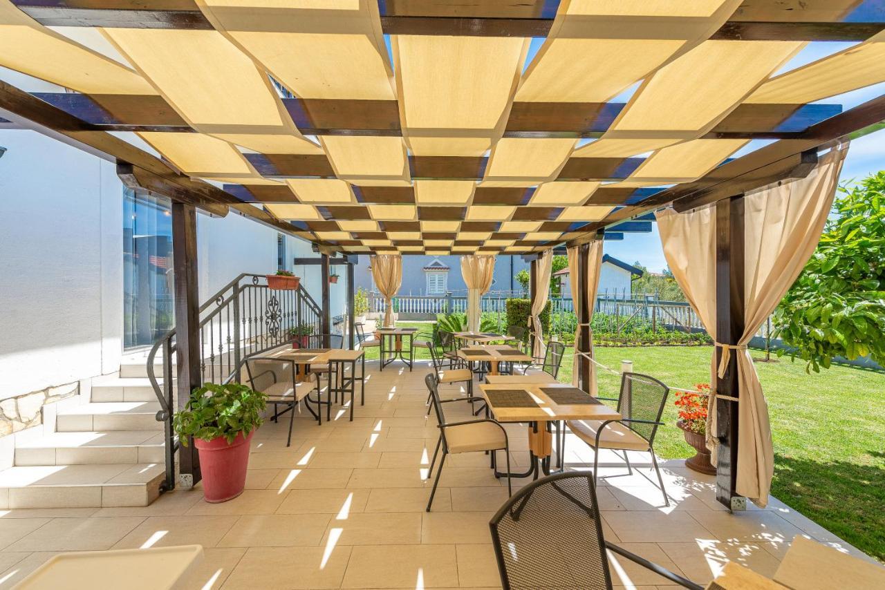 Bed & Breakfast Maki Biograd Na Moru Exterior foto