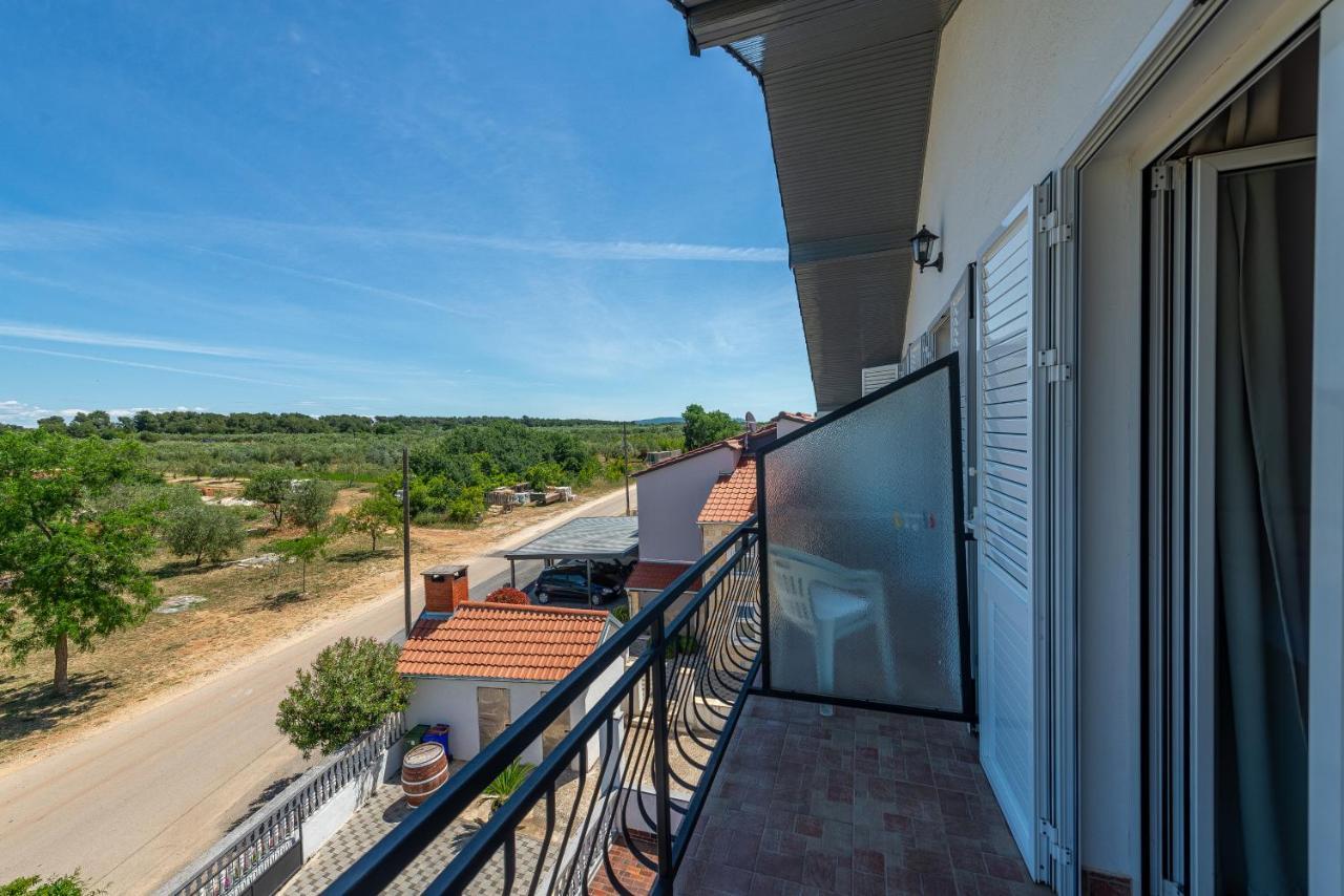 Bed & Breakfast Maki Biograd Na Moru Exterior foto